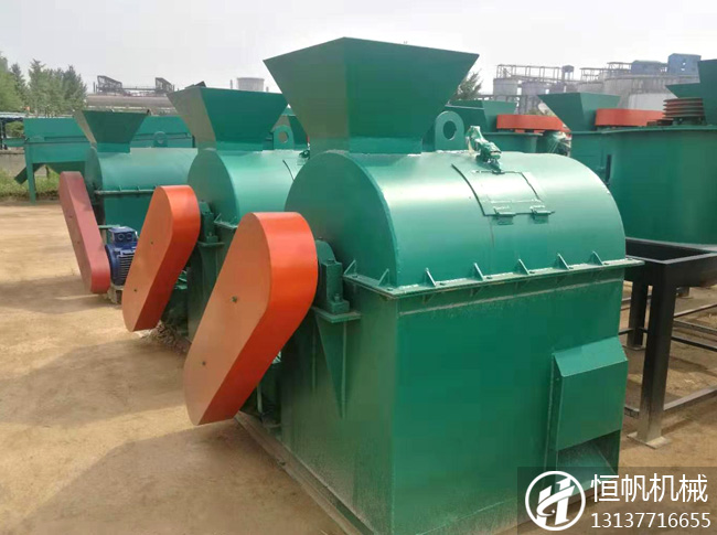 畜禽糞便堆肥處理生產(chǎn)有機肥的工藝與設備(圖3) 禽糞粉碎設備